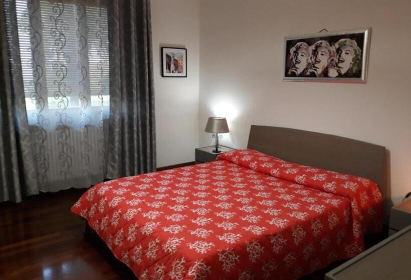 اتاق لوکس, Villa Magnolia Garda Lake