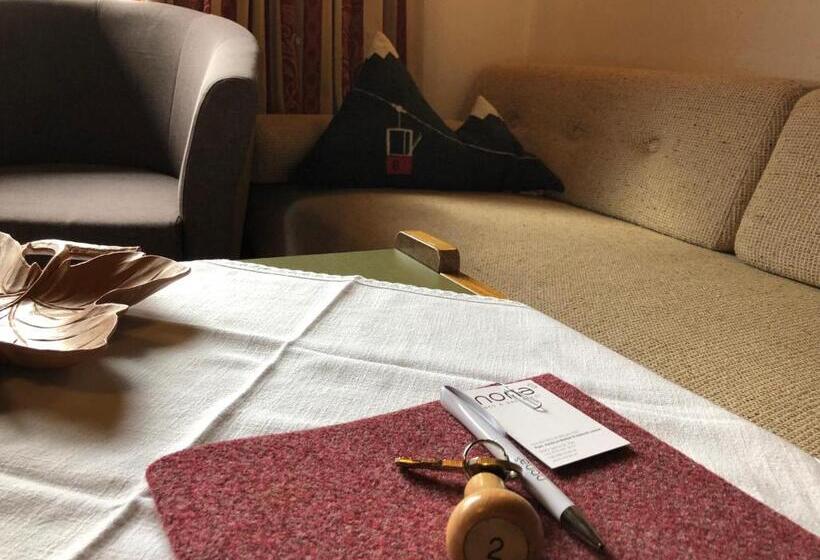 اتاق استاندارد با بالکن, Nonas B&b