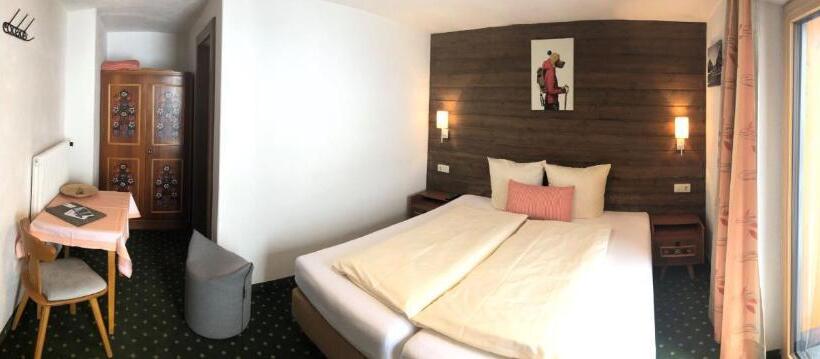 اتاق استاندارد با بالکن, Nonas B&b