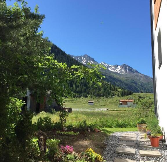 آپارتمان 2 خوابه, Nonas B&b