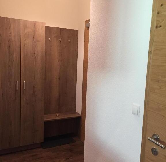 آپارتمان 1 خوابه با چشم‌انداز, Nonas B&b