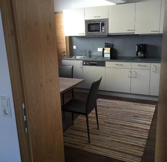 آپارتمان 1 خوابه با چشم‌انداز, Nonas B&b