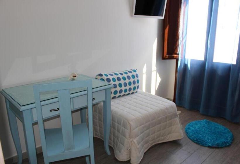 اتاق استاندارد سه نفره, Azzurromare