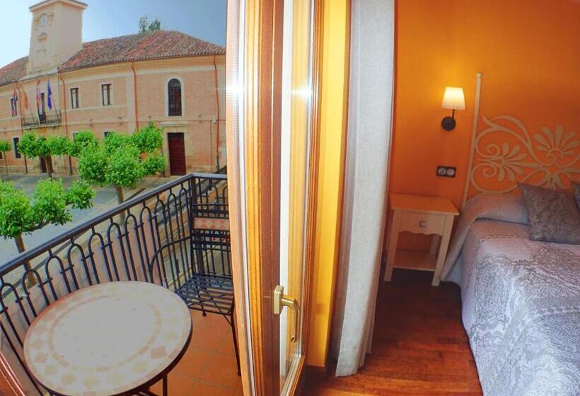 اتاق لوکس با بالکن, Hostal Plaza Mayor
