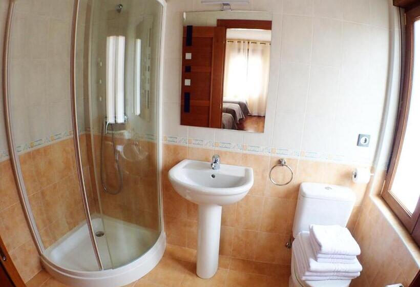 اتاق استاندارد سه نفره, Hostal Plaza Mayor
