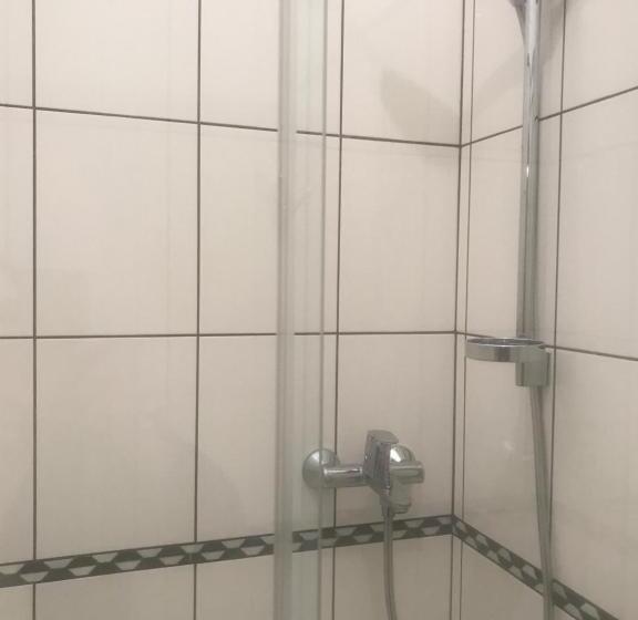 اتاق استاندارد با سرویس بهداشتی مشترک, Spacious Rooms In Peaceful Jelgava Area