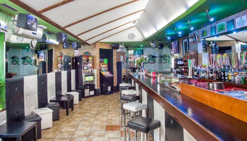 스탠다드 싱글 룸 공동욕실, Hostal Goias