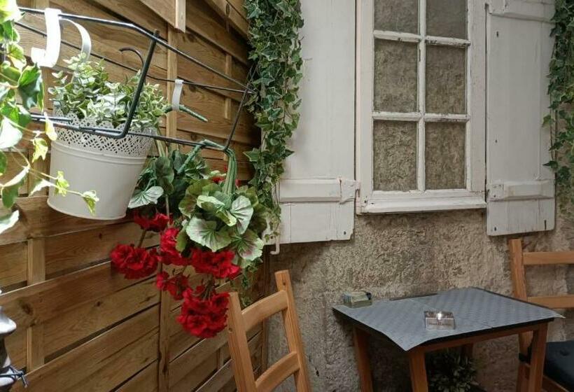 اتاق استاندارد چهار تخته, Now Bastidor Jovial