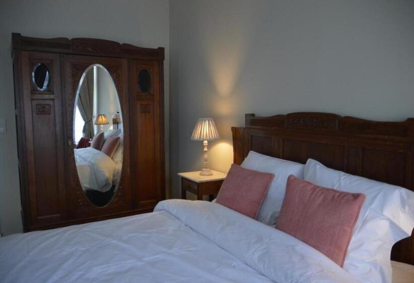 اتاق لوکس, B&b In Den Roden Schilt