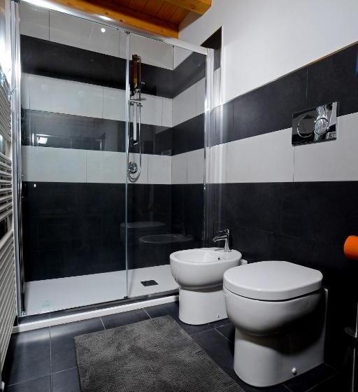 استودیو استاندارد با چشم‌انداز استخر, B&b Sgonico