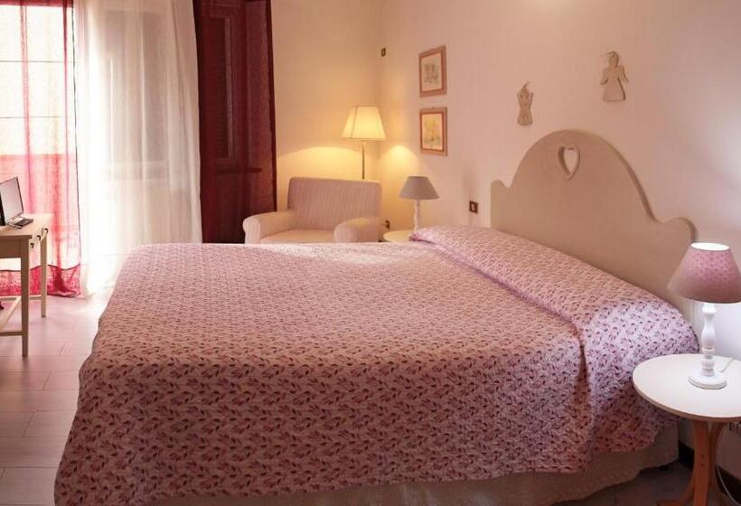 اتاق استاندارد سه تخته با بالکن, Casa Margherita Affittacamere B&b