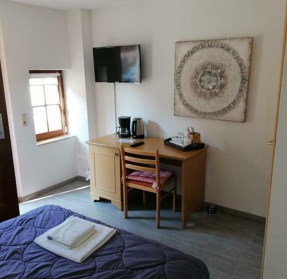 اتاق اکونومی, Trobischhof