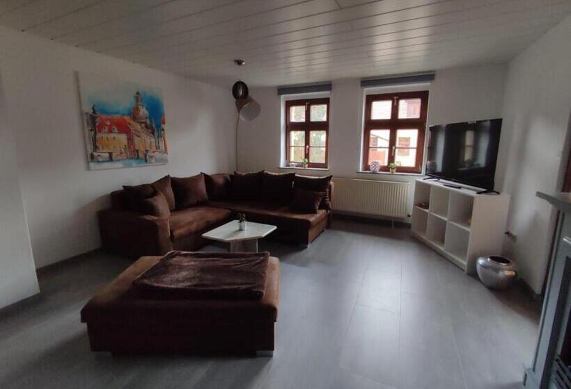 آپارتمان 1 خوابه با تراس, Trobischhof