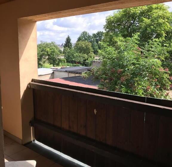 استودیو استاندارد با بالکن, Trobischhof