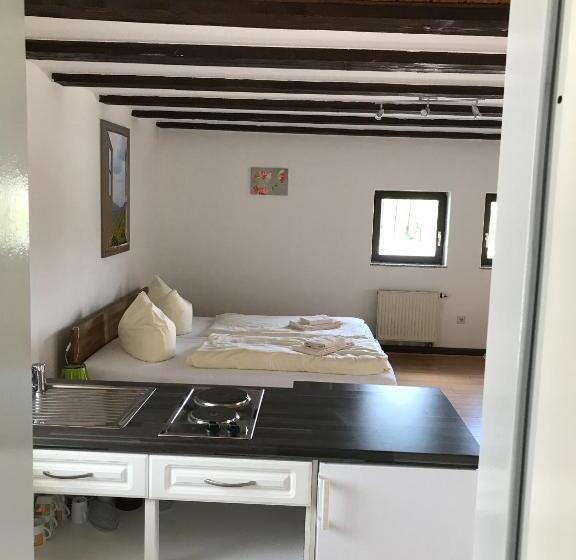 استودیو استاندارد با بالکن, Trobischhof