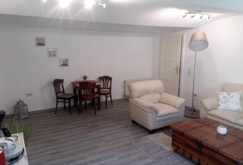 آپارتمان 1 خوابه همکف, Trobischhof