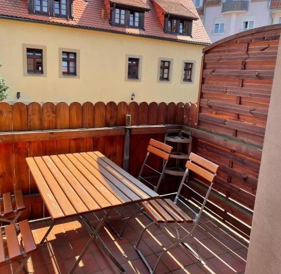 آپارتمان 1 خوابه با بالکن, Trobischhof