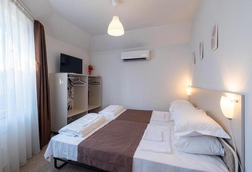 1 Bedroom Penthouse Apartment, Blue Label Apart House