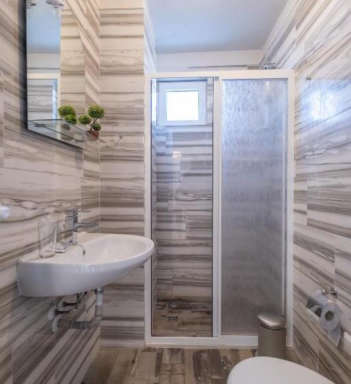 استودیوی استاندارد, Blue Label Apart House