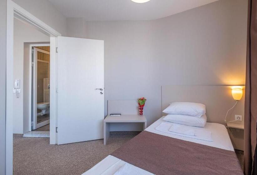 استودیوی استاندارد, Blue Label Apart House