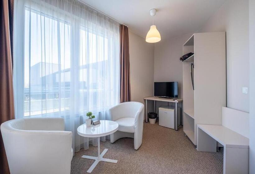 استودیوی استاندارد, Blue Label Apart House