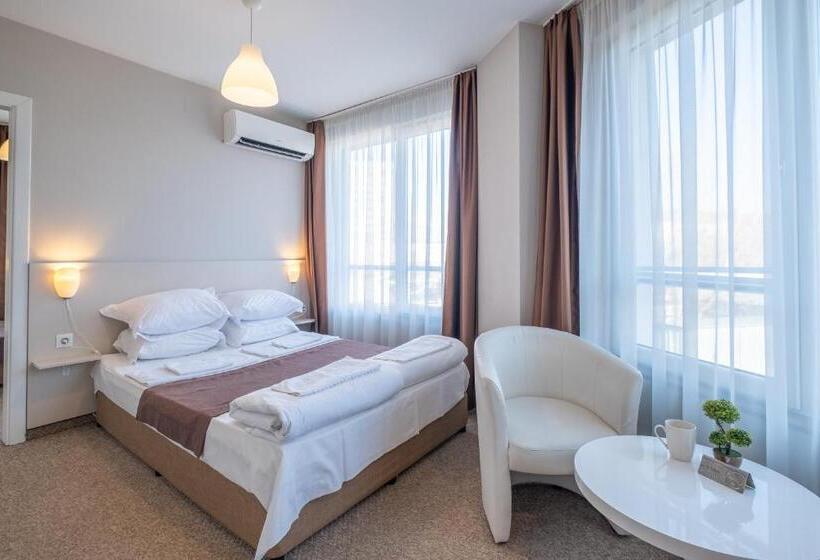 استودیوی استاندارد, Blue Label Apart House