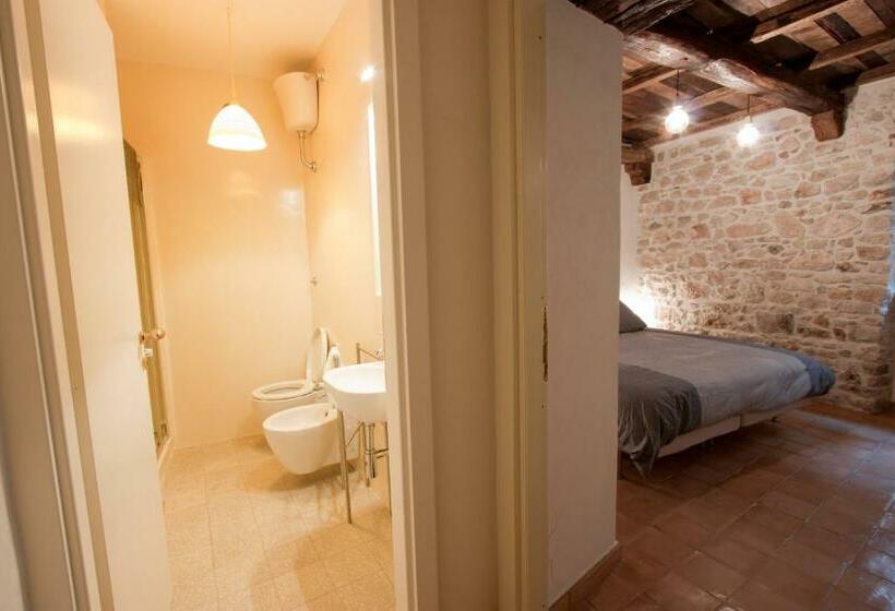 اتاق استاندارد, Lelive Bed And Breakfast