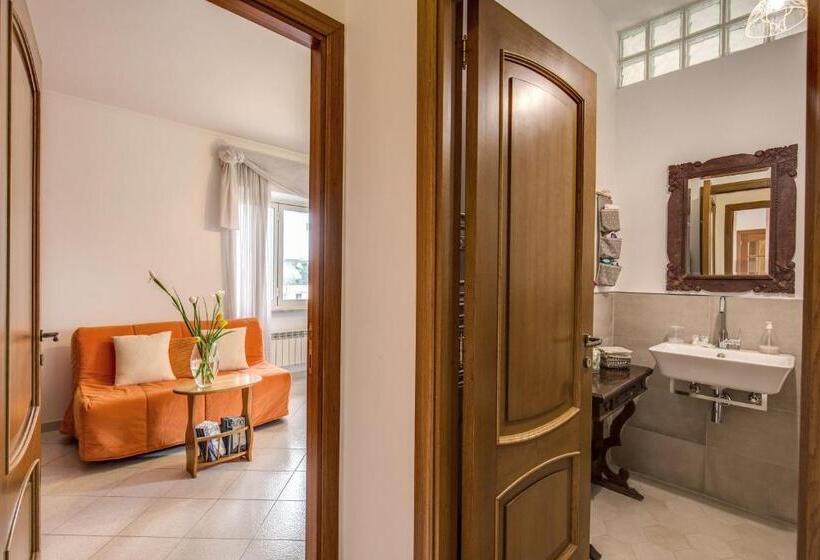اتاق خانوادگی, Residence Antica Via Ostiense