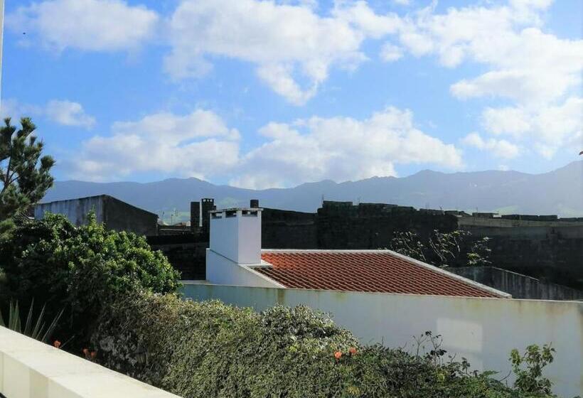 اتاق لوکس با بالکن و چشم‌انداز دریا, Surf & Guest Lorena´s House
