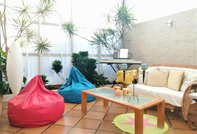 اتاق راحتی سه تخته, Surf & Guest Lorena´s House