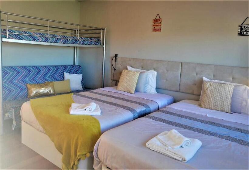 اتاق راحتی سه تخته, Surf & Guest Lorena´s House