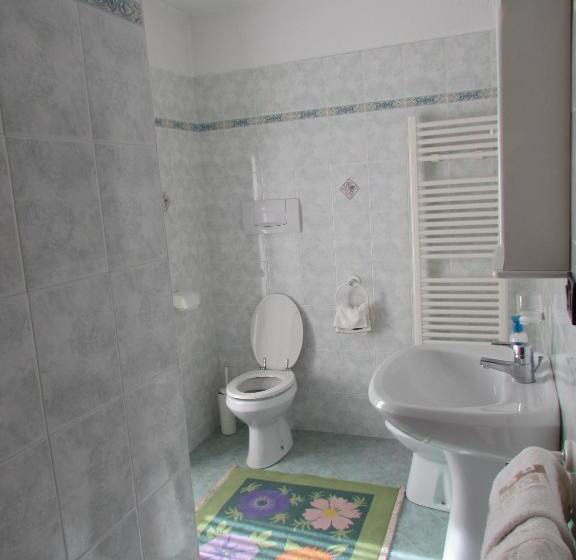 استودیوی استاندارد, Residence Du Chateau
