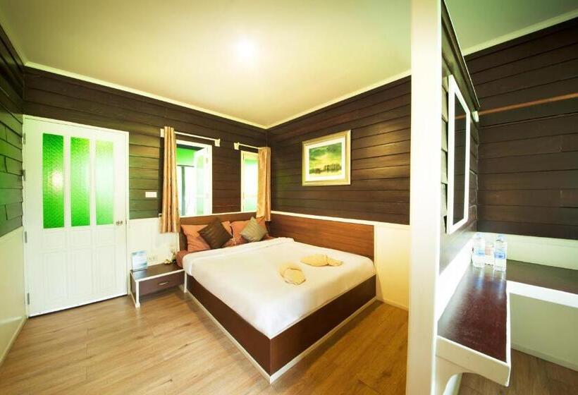 اتاق استاندارد با چشم‌انداز باغ, Hatthatara Resort