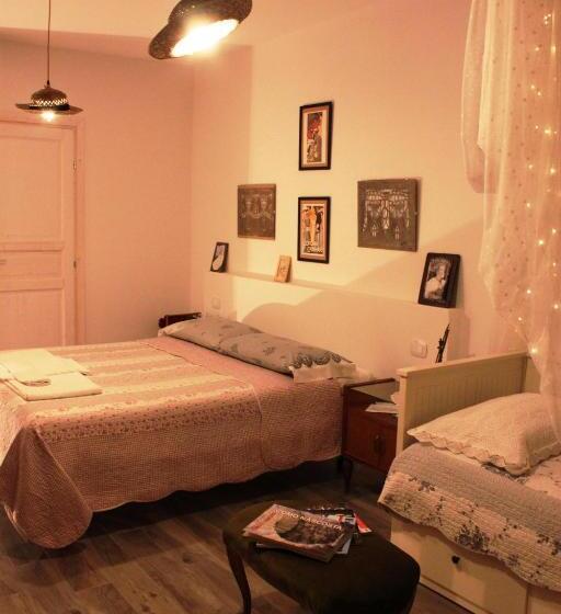 اتاق استاندارد سه نفره, Le Dame Della Cortesella B&b