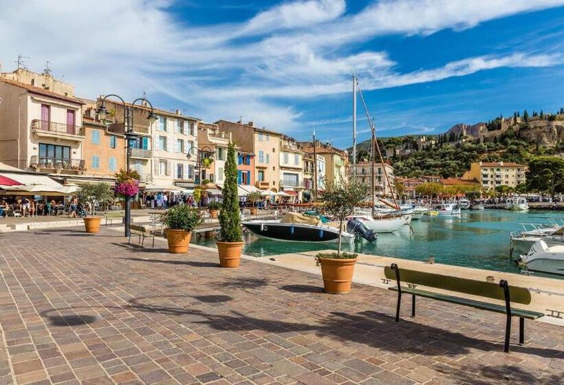 استودیوی استاندارد با چشم‌انداز دریا, Cassis Loc   Chambre Meublée