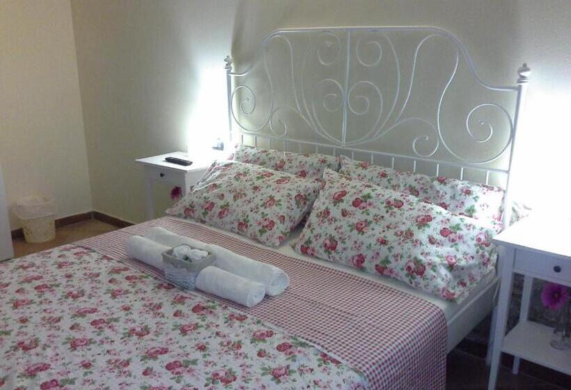 اتاق لوکس, B&b Happiness In The Country