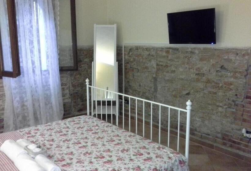 اتاق لوکس, B&b Happiness In The Country