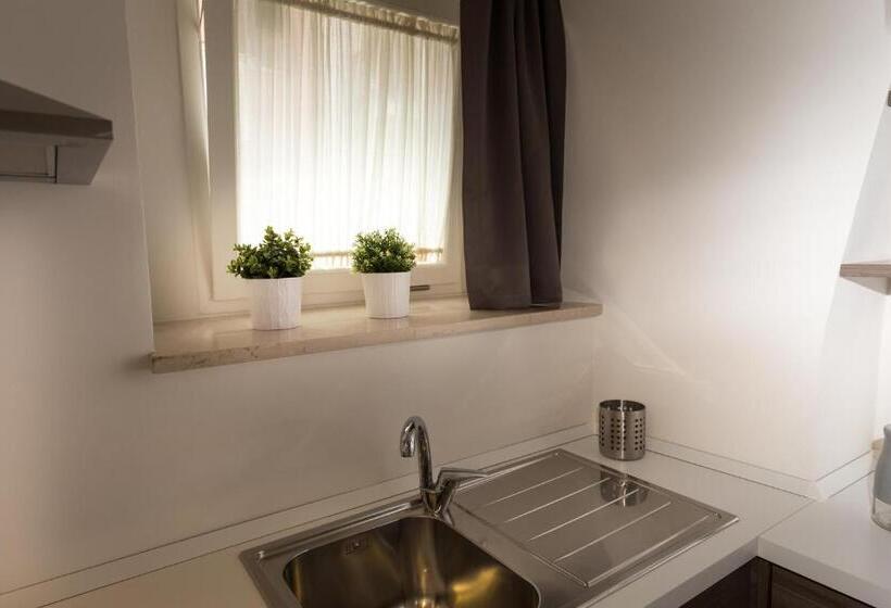سوییت لوکس, B&b Marco Polo 16