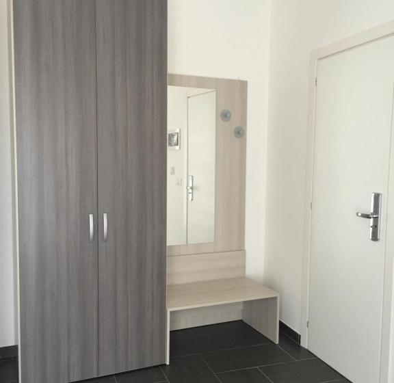 اتاق استاندارد سه تخته با بالکن, B&b Marco Polo 16
