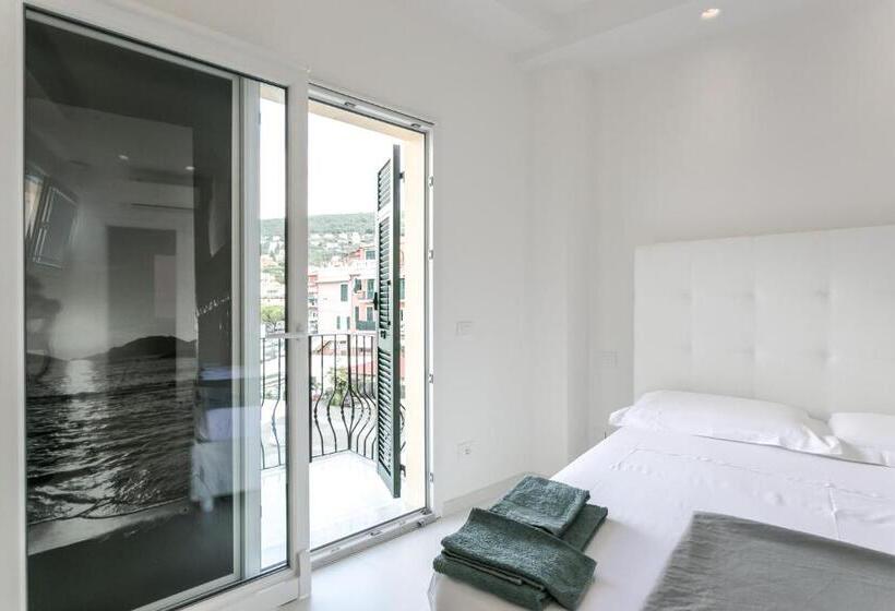 اتاق لوکس با بالکن و چشم‌انداز دریا, Al Molo Sea View Rooms