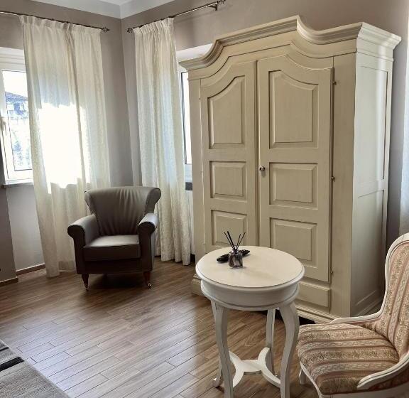 اتاق لوکس, Casa Caimotta