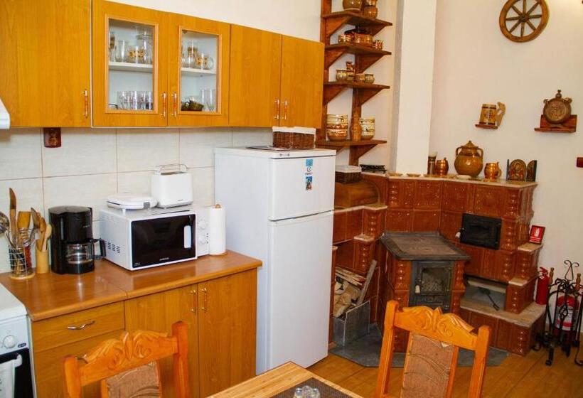 اتاق استاندارد, La Mihai