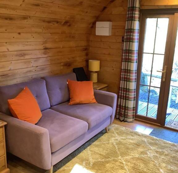 کلبه ییلاقی, Little London Bed & Breakfast And Glamping Pod