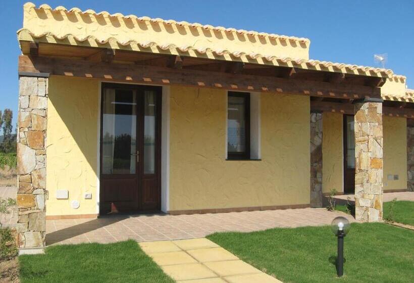 اتاق لوکس, Agriturismo Is Solinas