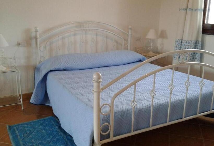 اتاق لوکس, Agriturismo Is Solinas