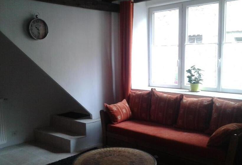 اتاق استاندارد, Chez Laurence