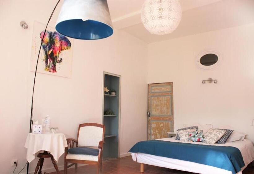 اتاق استاندارد با بالکن, H2o Chambres D Hôtes