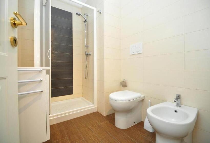 اتاق استاندارد با بالکن, Felicity Residence