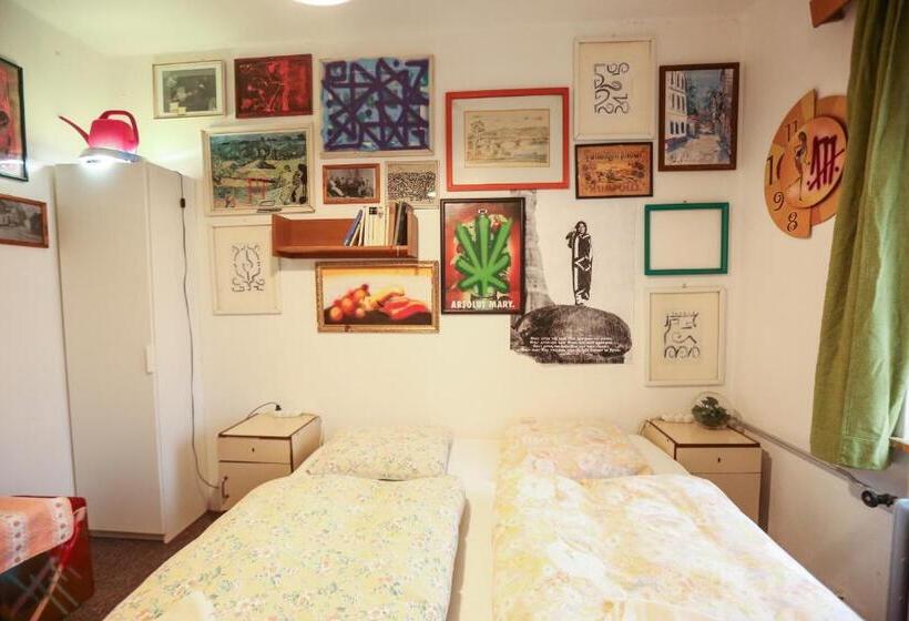 带共用浴室的标准房间, Hostel Klondike