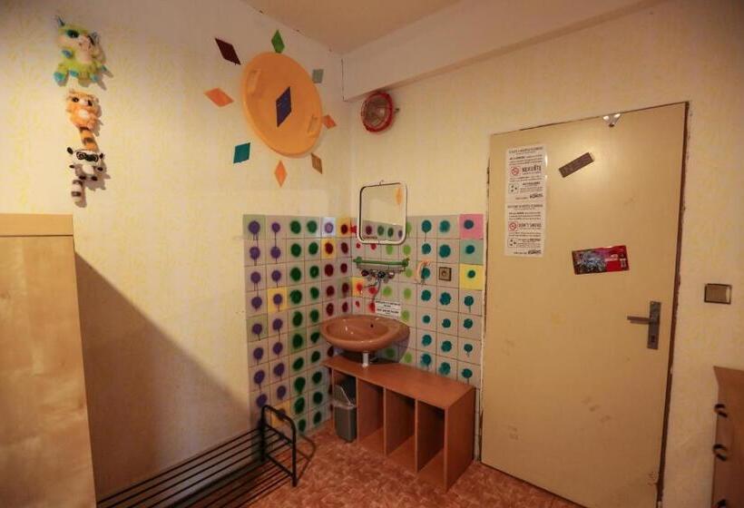 标准四人间共用浴室, Hostel Klondike